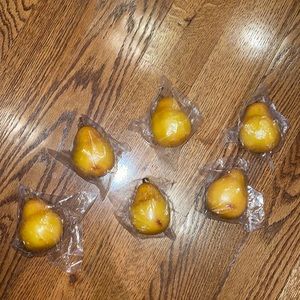 6 decorative pears
